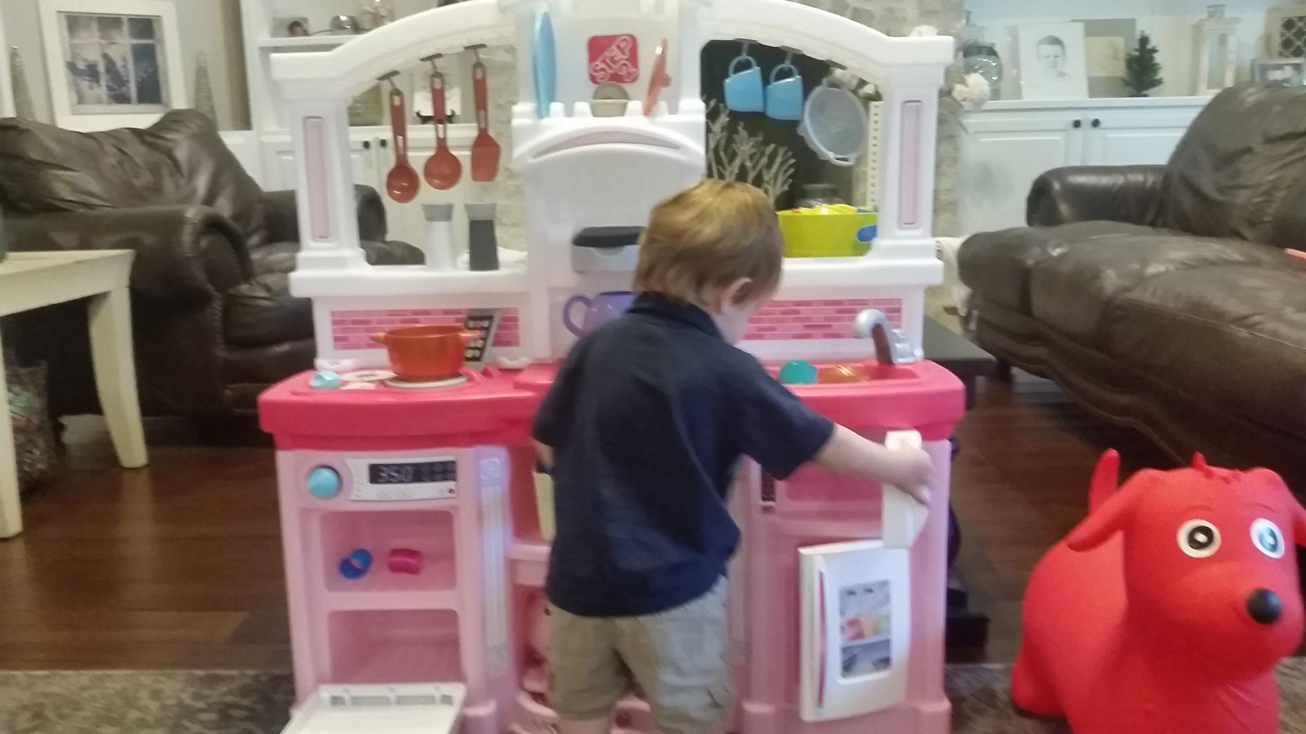 Step2 Fun with Friends Kids Kitchen Playset, Indoor/Outdoor Kitchenette, Interactive Play with Lights and Sounds, Durable Plastic, Includes 25 Piece Toy Accessories, Toddlers 2+ Years Old, Pink customer photo 2
