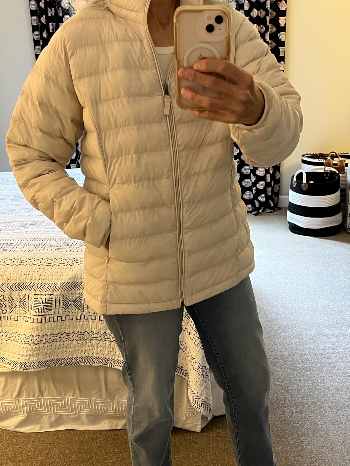 Amazon Essentials Women's Lightweight Long-Sleeve Water-Resistant Packable Puffer Jacket (Available in Plus Size) customer photo 1