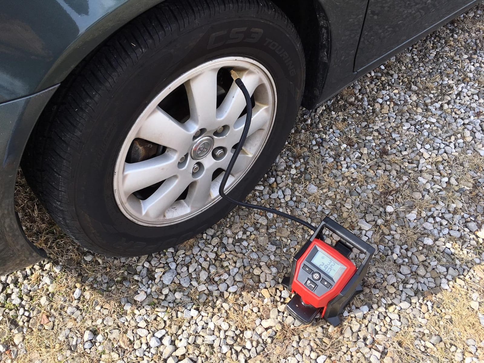 Milwaukee Electric Tools 2475-20 M12 Compact Inflator customer photo 2