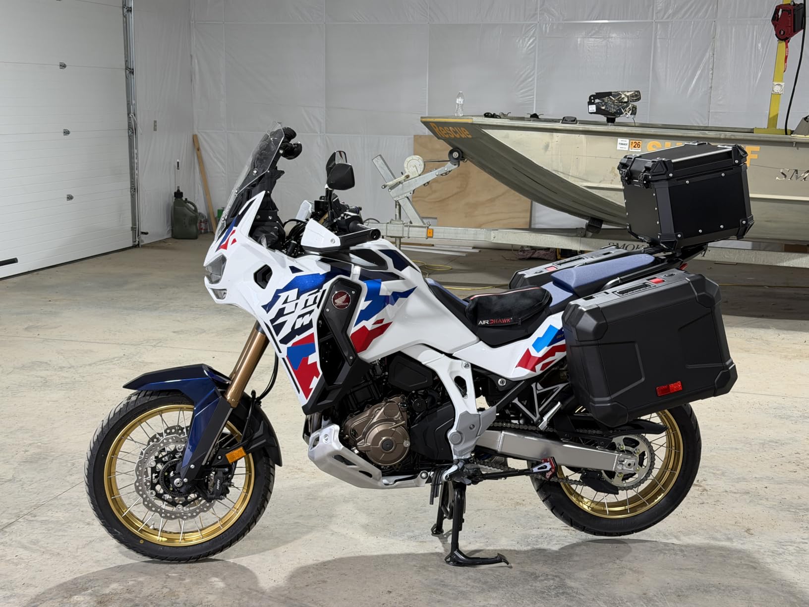 VELMIA Motorcycle Cover Extremely Heat Resistant up to 550 F I High Standard Motorcycle Cover Waterproof Outdoor for All Seasons, Motorcycle Storage, Scooter Cover, Moped Cover, Harley Cover customer photo 1