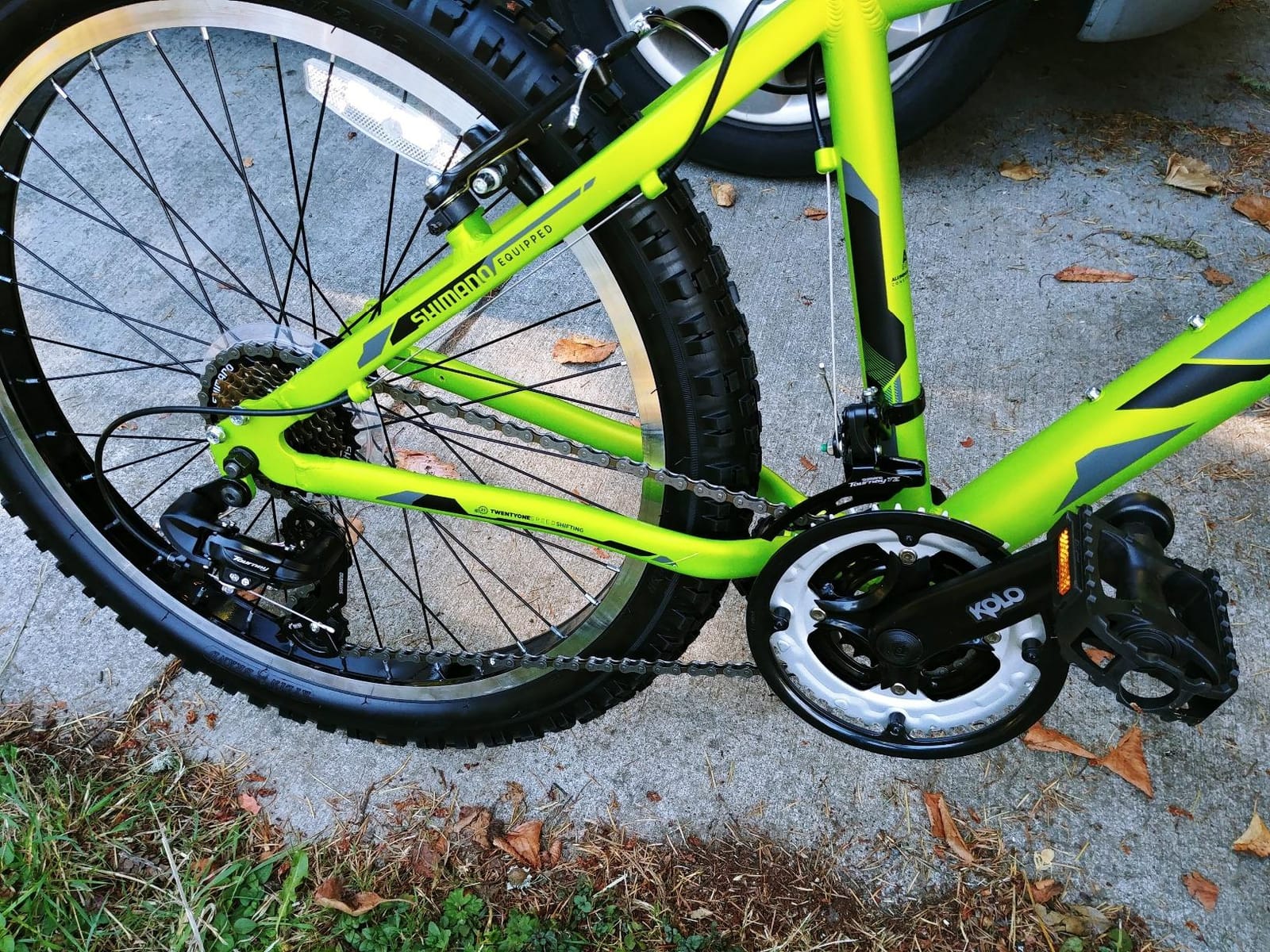 Huffy Hardtail Mountain Trail Bike 24 inch, 26 inch, 27.5 inch, 24 Inch Wheels/16.75 Inch Frame, Matte Acid Green customer photo 1