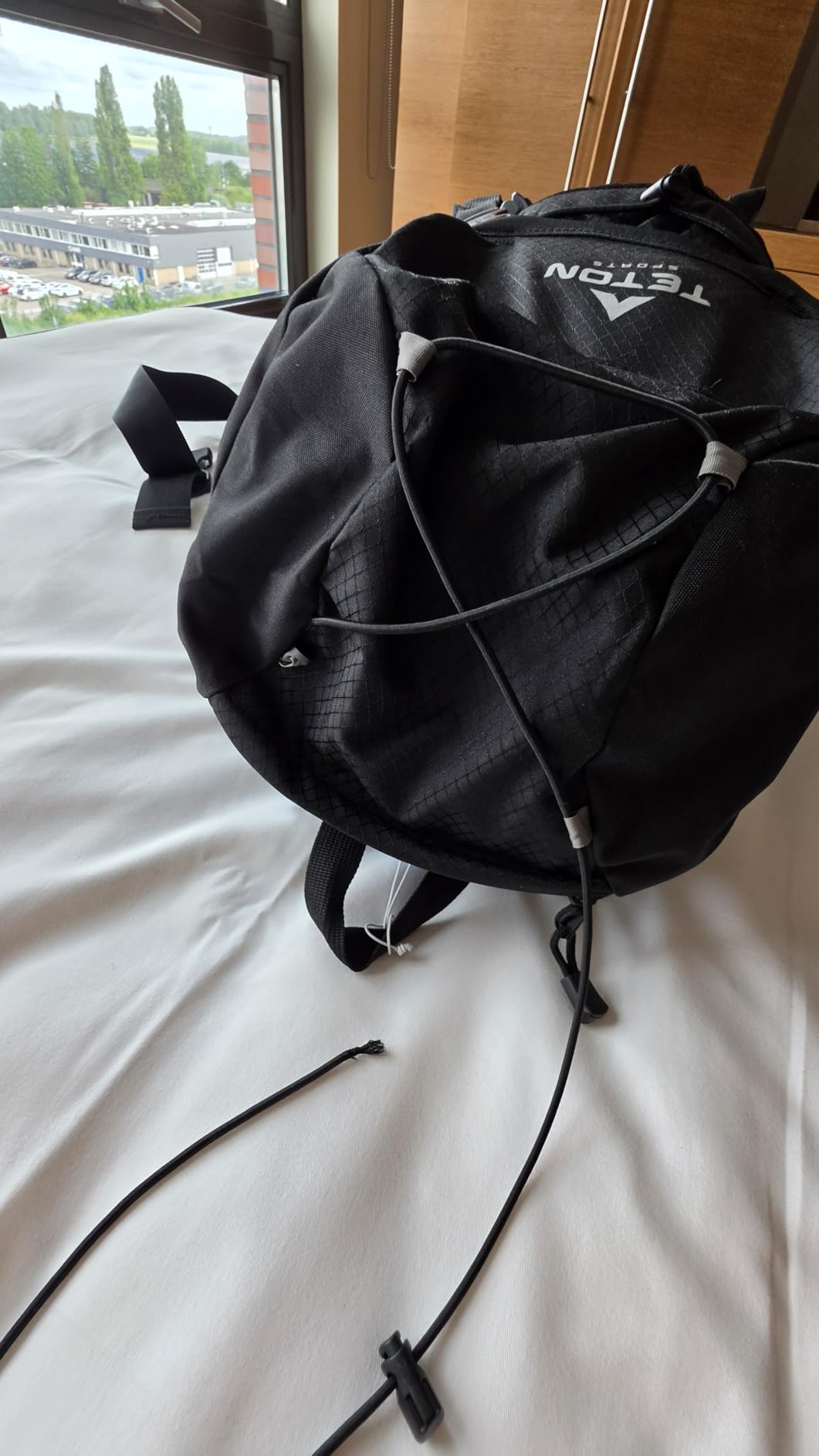 Loowoko 50L Hiking Backpack with Rain Cover for Both Men & Women customer photo 2