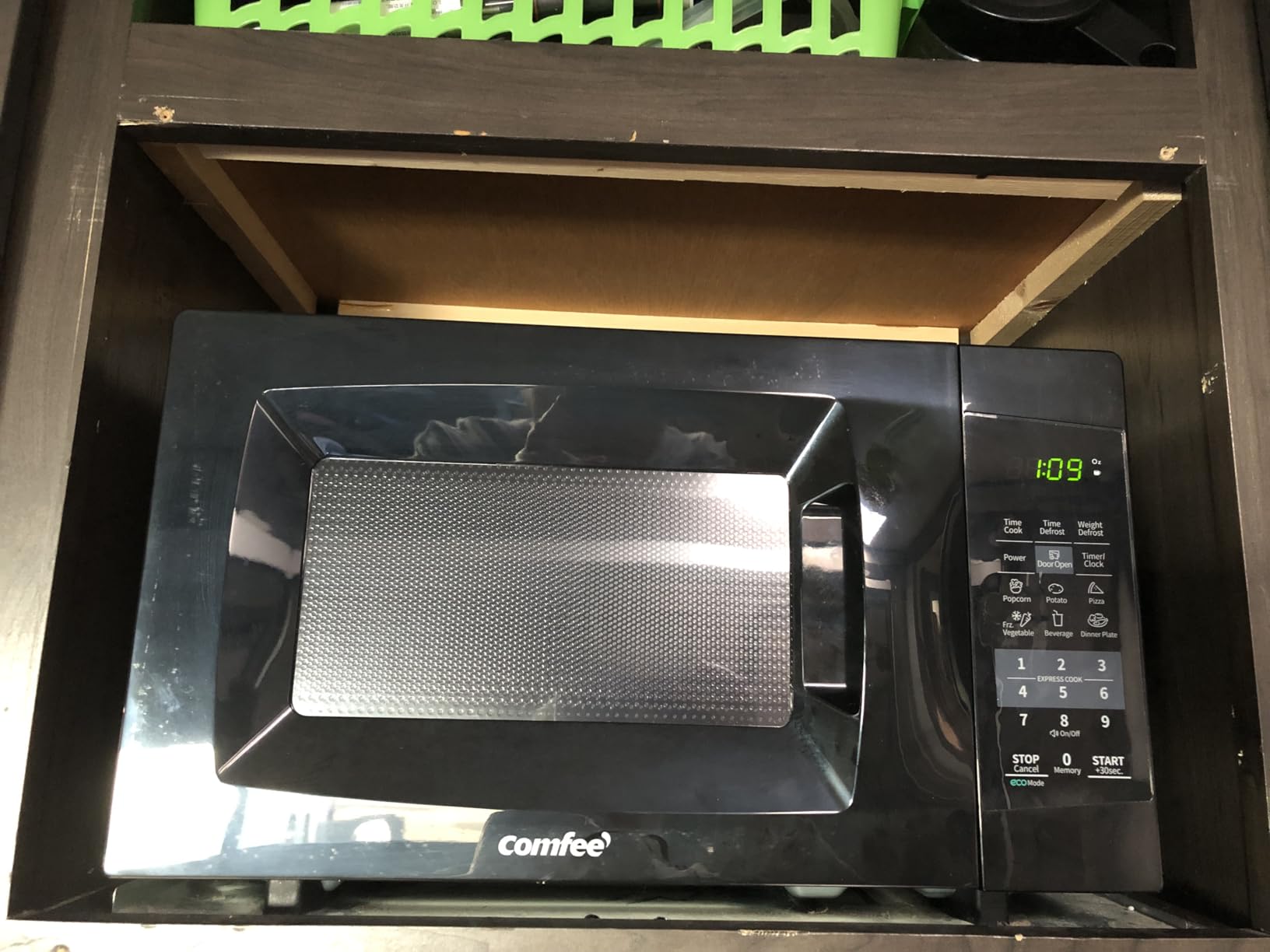 COMFEE' Countertop Microwave Oven, 0.7 Cu.Ft, 700W,Pearl White, ECO Mode customer photo 2