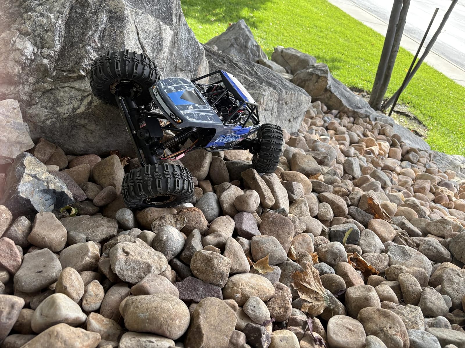 Redcat Racing Danchee Ridgerock 1/10 Scale 4WD Electric RC Rock Crawler – RC Truck RTR with 2.4GHz Radio, Dual Motors, 4-Wheel Steering, USB Charger with RC Crawler Li-ion Battery customer photo 1