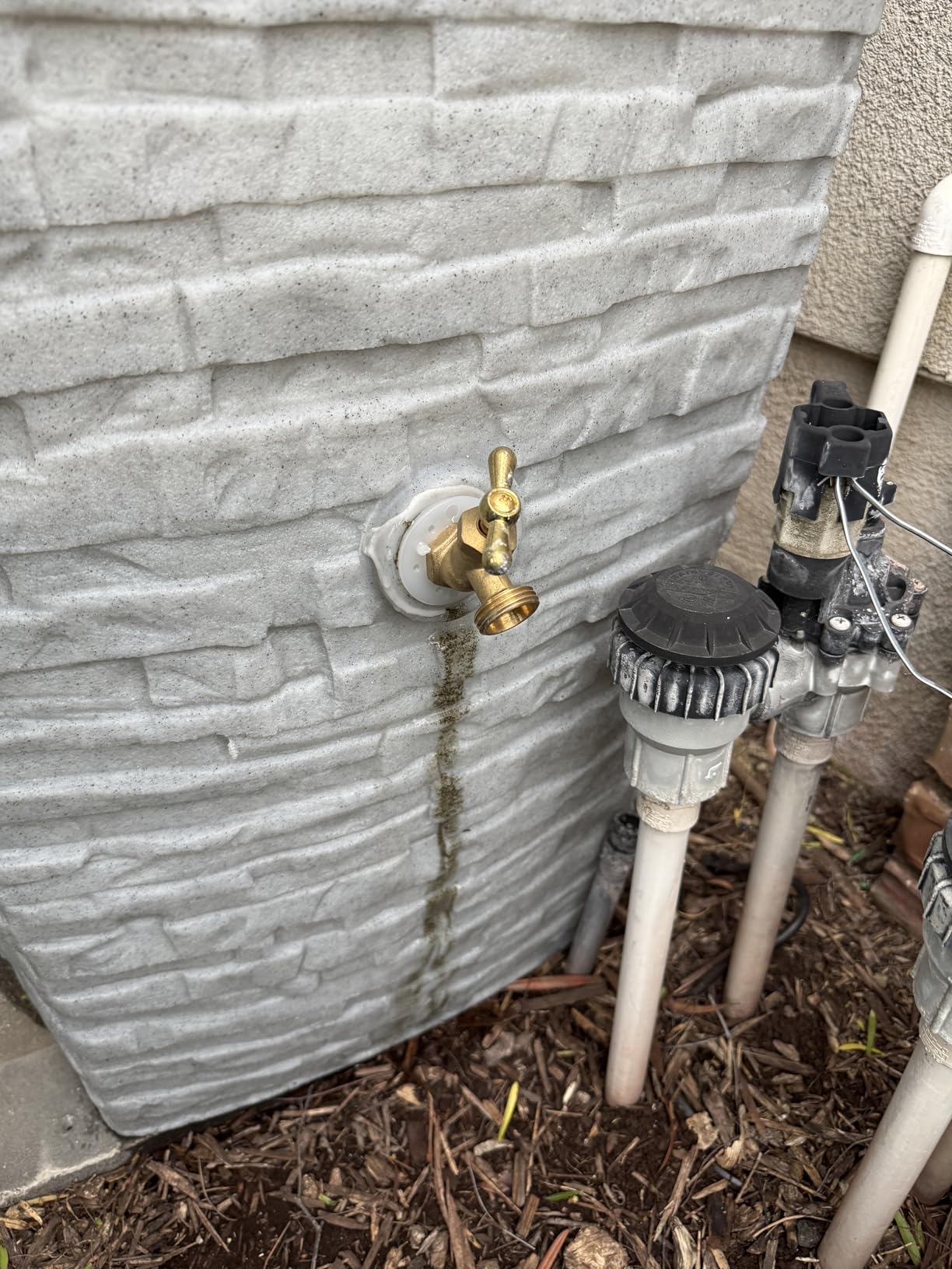 Good Ideas Impressions Riverwalk Rain Water Collection Barrel, 50 Gallon customer photo 2