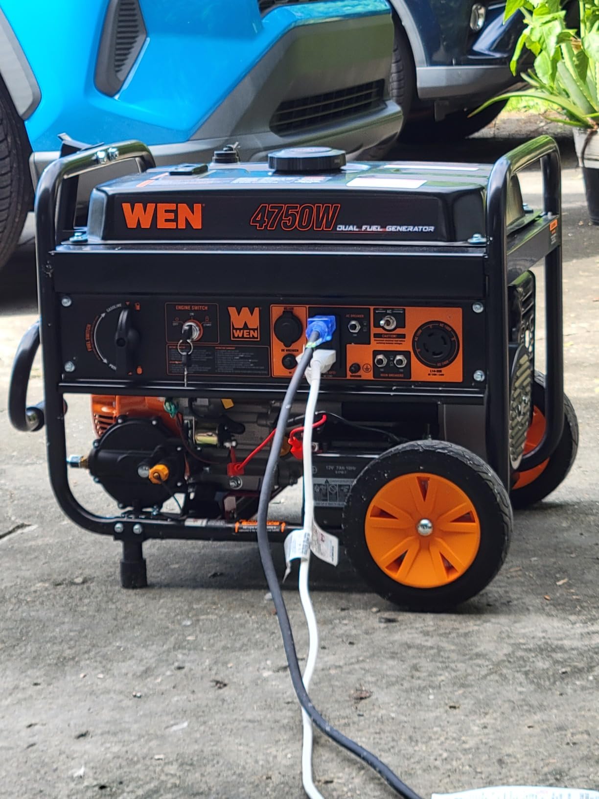 WEN 4,750-Watt 120V/240V Dual Fuel Portable Generator with Wheel Kit and Electric Start (DF475T) customer photo 1