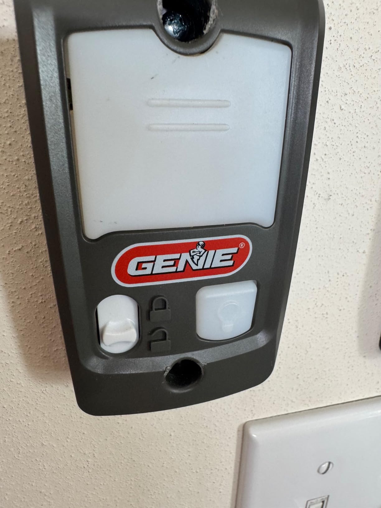 Genie Chain Drive 550 Garage Door Opener, Heavy Duty Chain Drive Opener, Model 2035-TKO | Heavy Duty Chain Drive, Durable Rail, 2 Remotes, Wireless Keypad, Wall Console, Safe-T-Beams, for Residential Garage Doors customer photo 2
