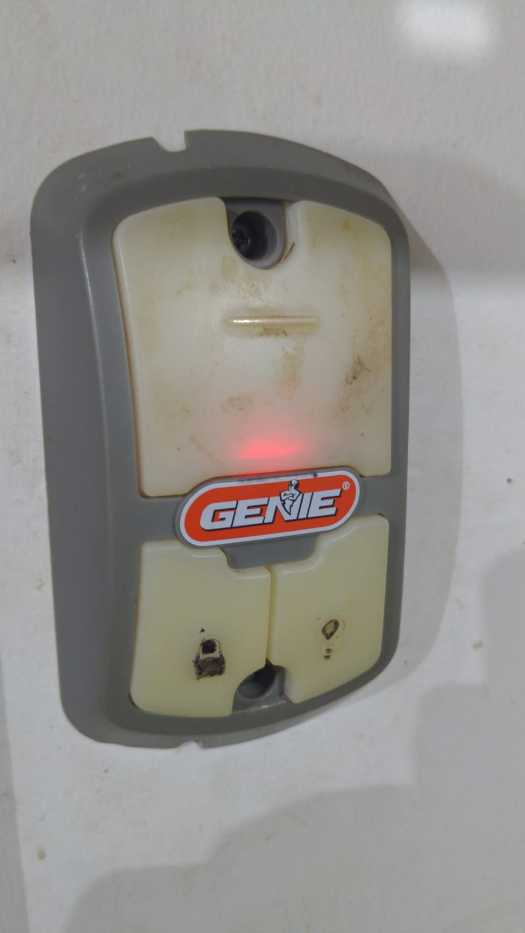 Genie SilentMax 1000 Garage Door Opener - Ultra-Quiet Belt Drive - Includes two 3-Button Pre-Programmed Remotes, Wall Console, Wireless Keypad, Safe T-Beams - Model 3042-TKH, 140V DC Motor customer photo 1