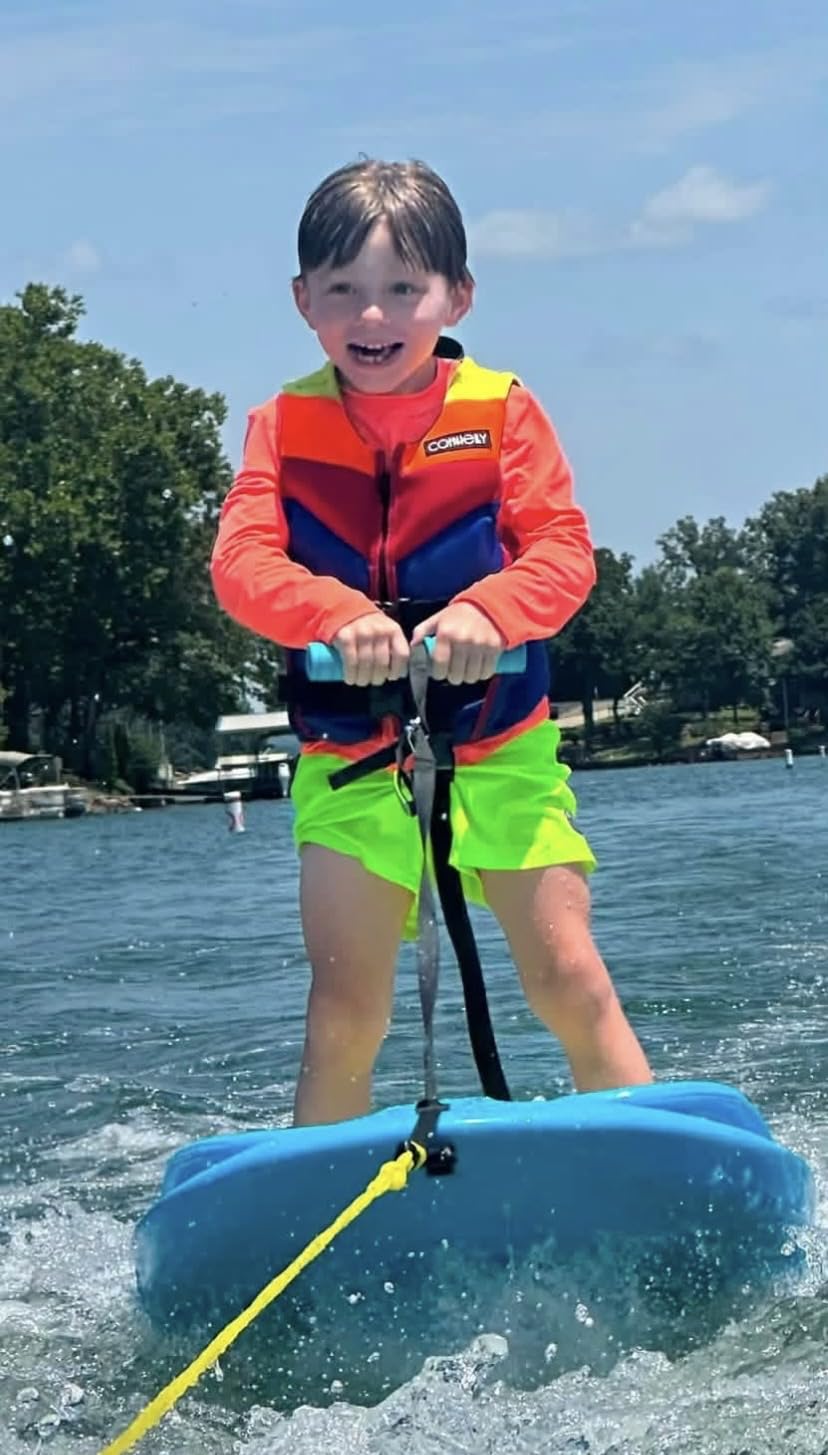 ZUP Coast Board All-in-One Kid's Wakeboard, Trainer Board, Kneeboard, and Water Skis with Rope Handle, Ideal for Water Sports and Boating, Perfect for Beginners and Young Riders customer photo 1