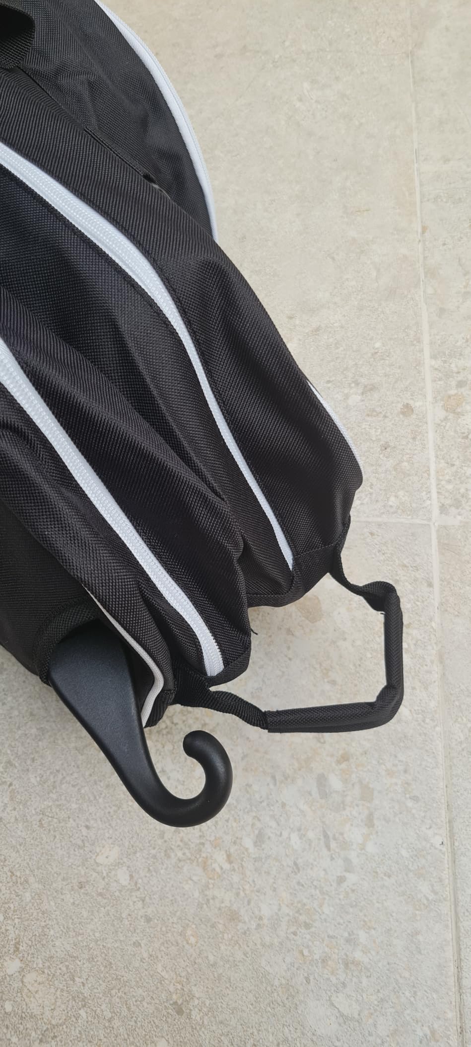 Athletico 6 Racquet Tennis Bag | Padded to Protect Rackets & Lightweight | Professional or Beginner Tennis Players | Unisex Design for Men, Women, Youth and Adults (Black) customer photo 1