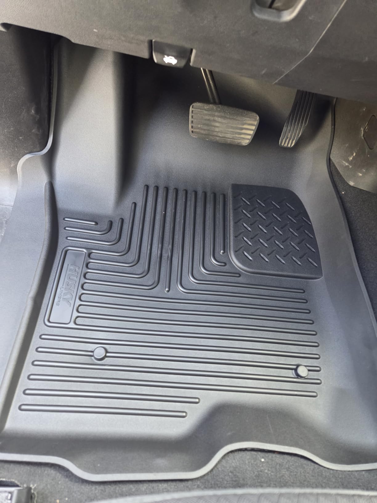 Husky Liners Weatherbeater Floor Mats | Fits 2019 - 2025 Chevrolet Silverado & GMC Sierra 1500; 2020-2025 Silv./Sierra 2500/3500 Crew Cab w/Carpet & Underseat Stg | Front & 2nd Row, 3-pc Black - 94021 customer photo 2