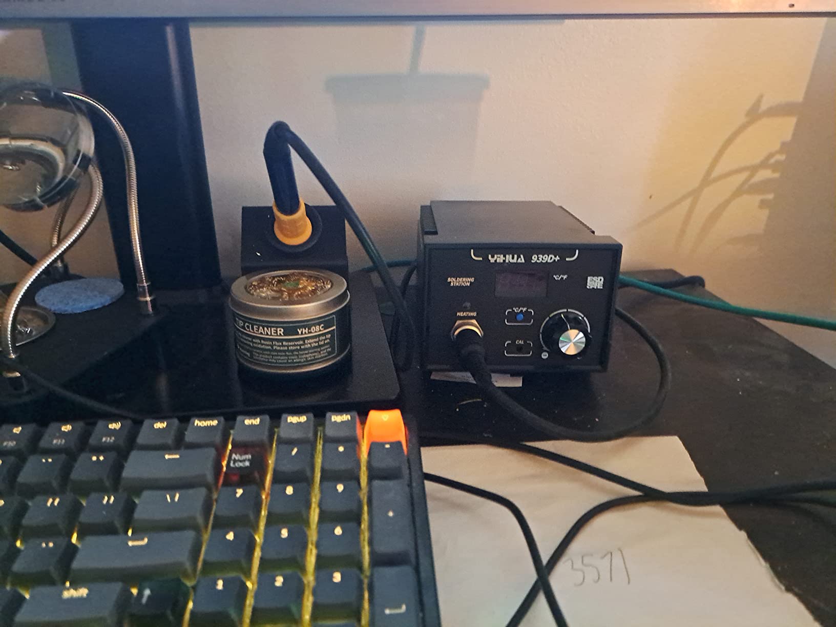 YIHUA 939D+ Digital Soldering Station, 75W Equivalent with Precision Heat Control (392°F to 896°F) and Built-in Transformer. ESD Safe, Lead Free with °C/°F display (Black) customer photo 2