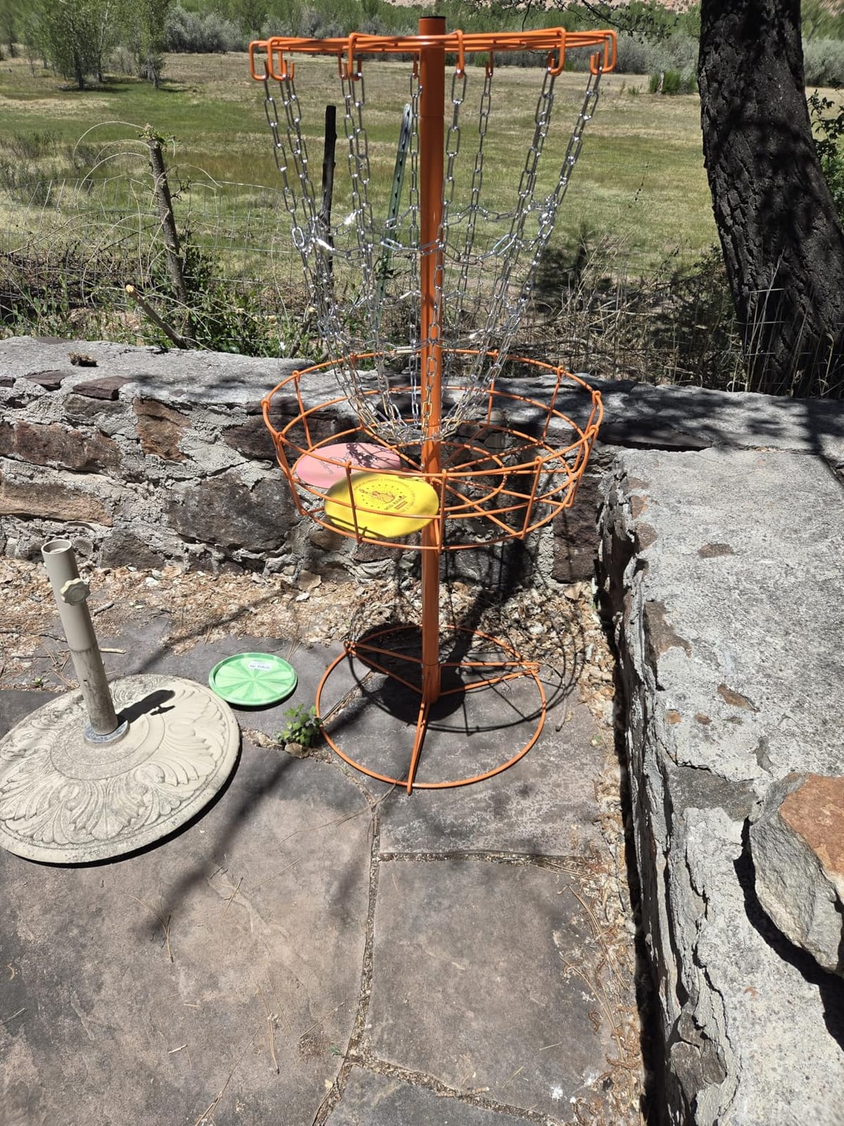 Yaheetech 12-Chain Portable Outdoor Steel Disc Golf Basket Practice Target customer photo 2
