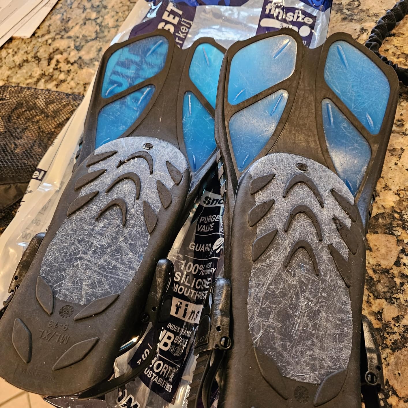 Cressi Adult Snorkel Set (Mask, Dry Snorkel, Adjustable Fins) - Light for Travel - Ocean Set: Designed in Italy customer photo 1
