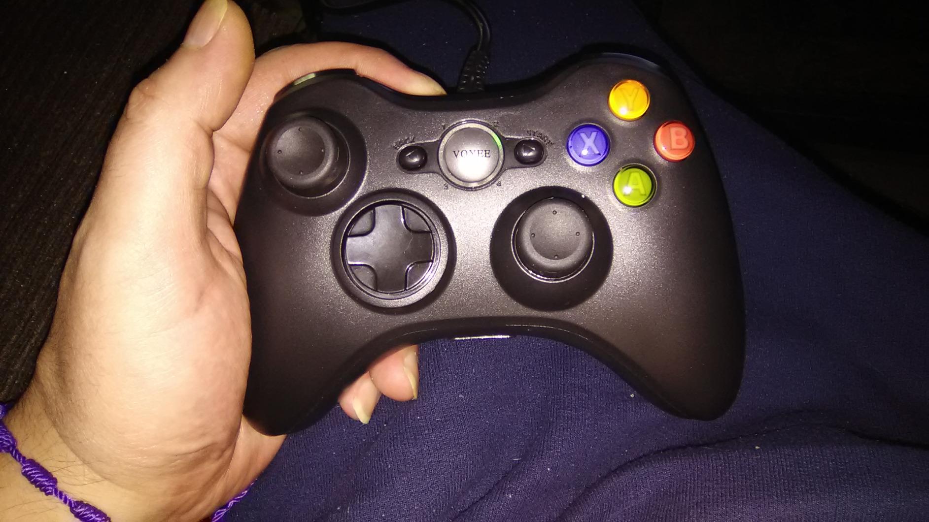 VOYEE PC Controller, Wired Compatible with Xbox 360 & Slim/Windows 10/8/7 customer photo 2