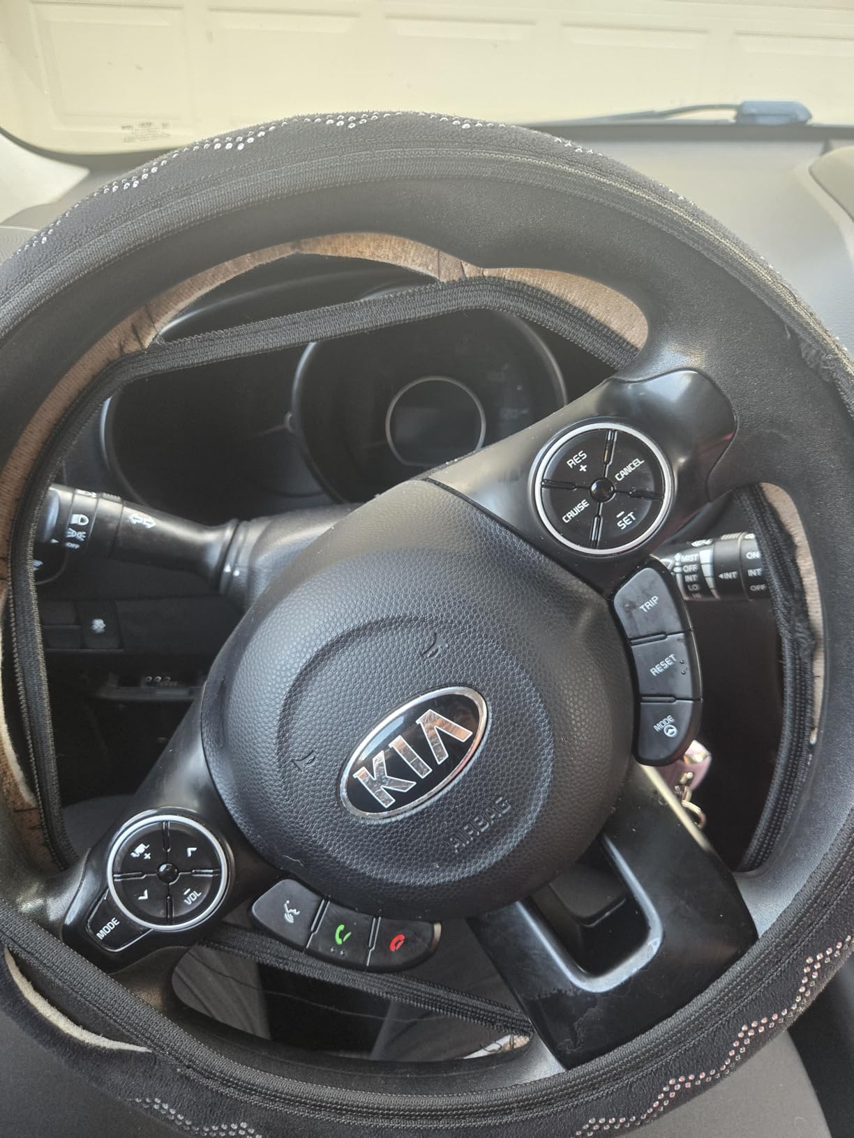 ZHOL Steering Wheel Cover Universal 15 Inch Elastic Plush Soft Steering Wheel Cover for Women Men, Winter Warm, Anti-Slip, Odorless, Black customer photo 2