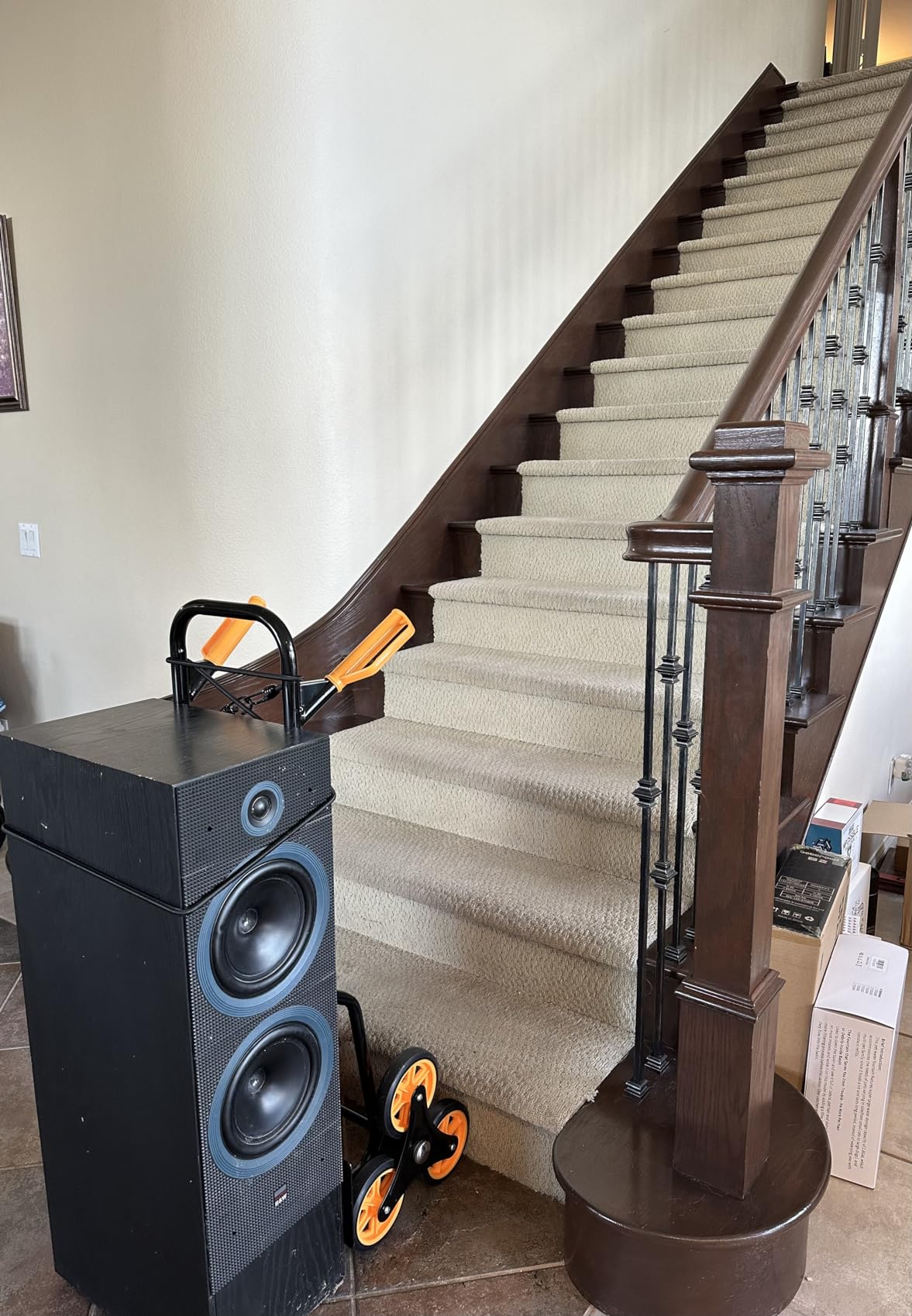 Mount-It! Stair Climbing Dolly for Moving, Heavy-Duty Hand Truck for Stairs with 6 Wheels, Folding Stair Climber Cart with Telescoping Handle, 330 lb Flat / 265 lb Stair Capacity customer photo 1