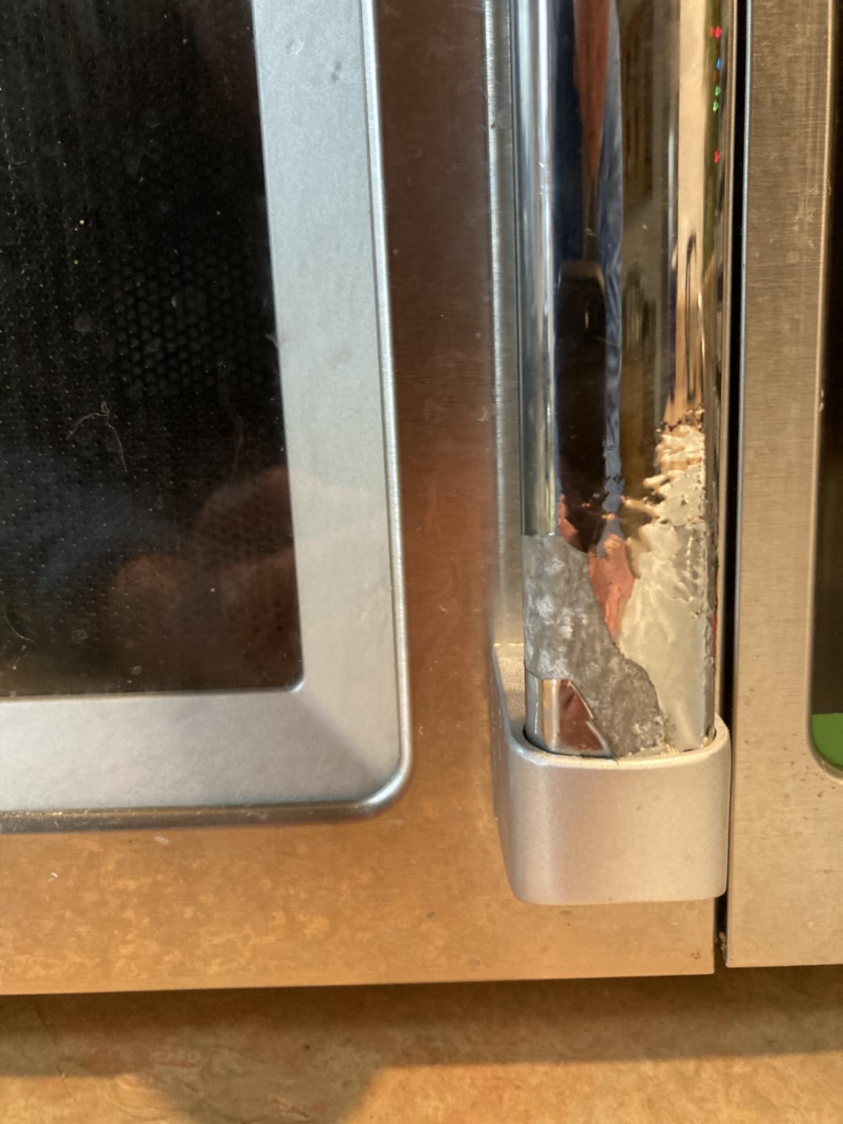 Winco 0.9 Cubic Feet Commercial Microwave, Touch Controls customer photo 2