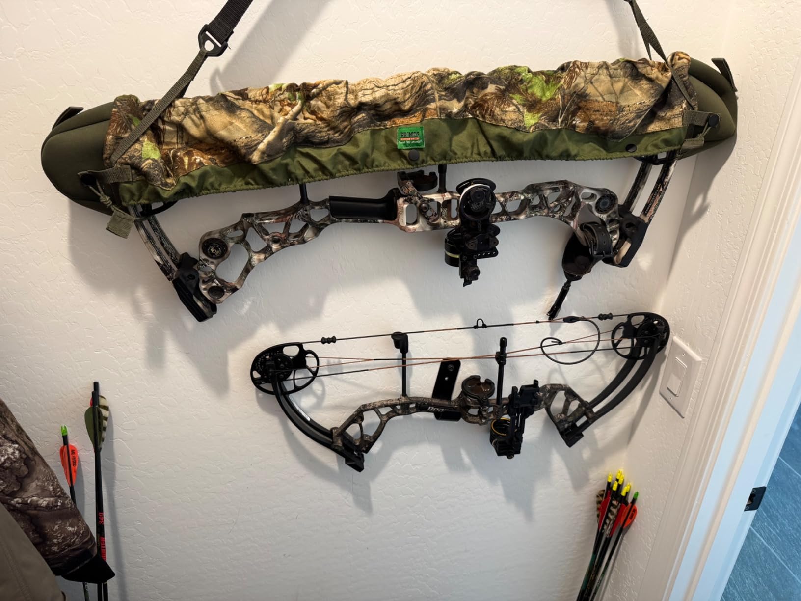 Bear Archery Royale Ready to Hunt Compound Bow Archery Set with Archery Accessories for Adults and Youths, 12”- 27” Draw Length, 5-50 Lbs Draw Weight, Up to 290 FPS customer photo 1