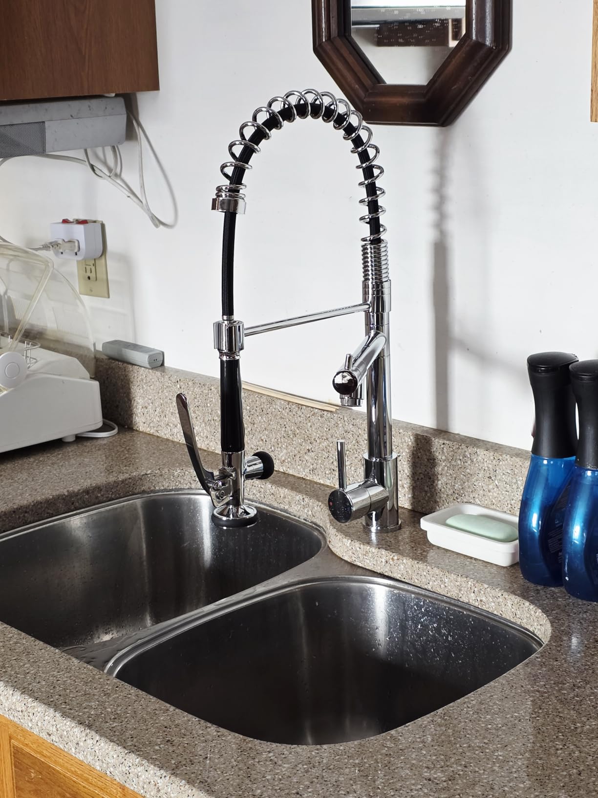 Fapully Black Kitchen Faucet,Commercial Pull Down Kitchen Sink Faucet customer photo 2