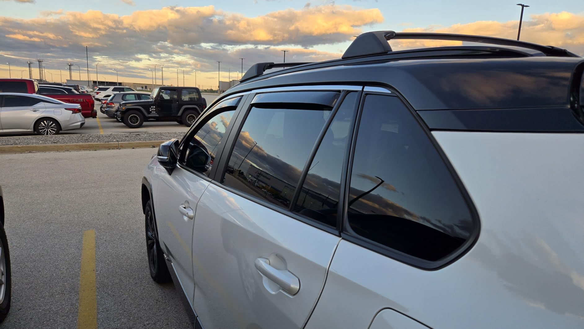 Autekcomma Lockable 260lbs Roof Rack Crossbar for Toyota RAV4 2019-2025 customer photo 1