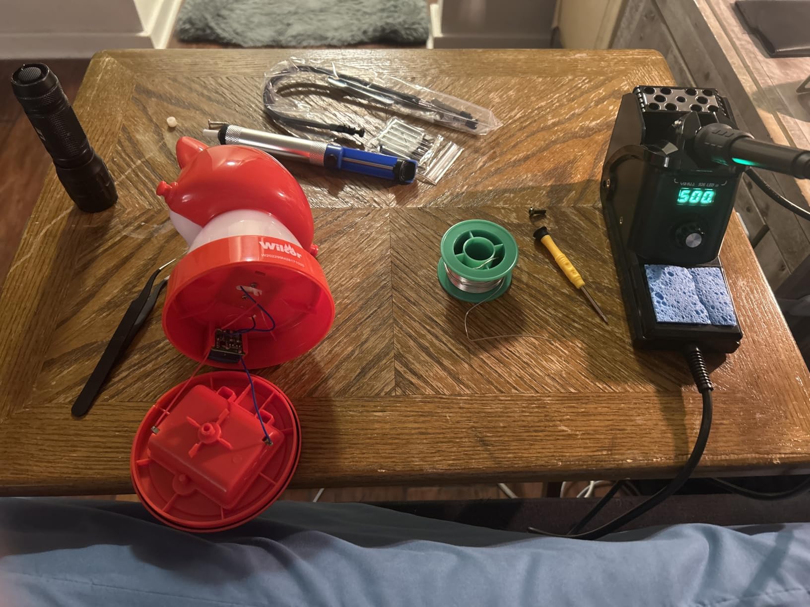 YIHUA 926 III 60W Digital Display Soldering Iron Station Kit w 2 Helping Hands, 6 Extra Iron Tips, Lead-Free Solder, Solder Sucker, S/S Tweezers, °C/ºF Conversion, Auto Sleep & Calibration Support customer photo 1