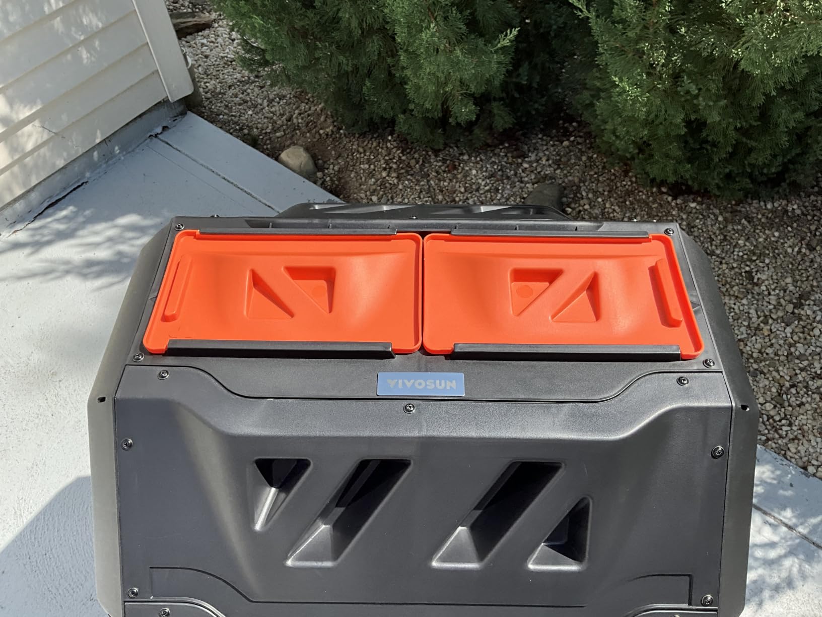 VIVOSUN Outdoor Tumbling Composter Dual Rotating Batch Compost Bin, 43 Gallon Black Door customer photo 2
