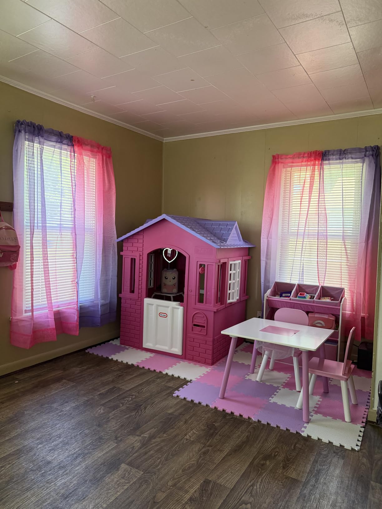 Little Tikes Cape Cottage Playhouse - Blue Large customer photo 2
