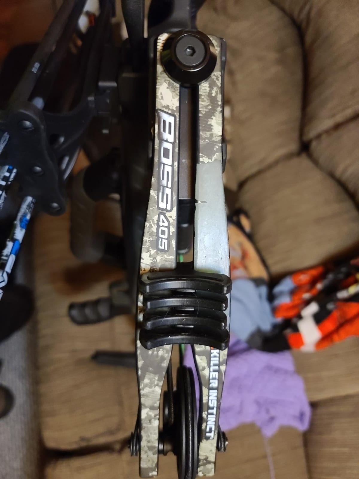 Killer Instinct Boss 405 Crossbow Pro Package with 4x32 IR-W Scope, Rope Cocker, String Suppressors, 3-Bolt Quiver, 3 Hypr Lite Bolts and Field Tips, Stick of Rail Lube customer photo 1