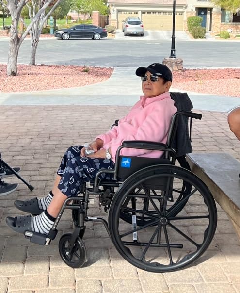 Medline Comfortable Folding Wheelchair with Swing-Back Desk-Length Arms and Swing-Away Footrests, 20”W x 16”D Seat customer photo 2