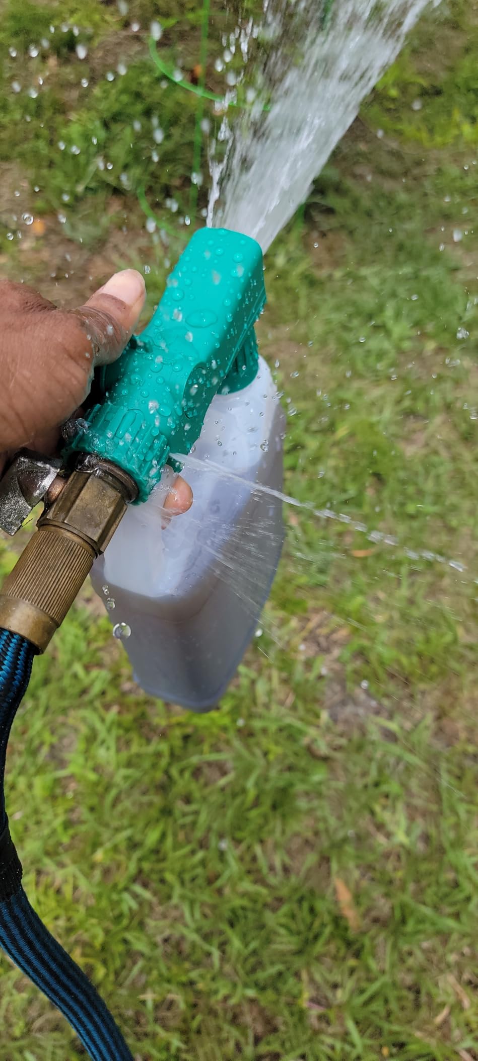 Multi-Use Lawn Hose-End Sprayer 32oz (Pack of 2) Empty Refillable Bottle (Natural, Clear), 30:1 Sprayer, Reusable - Best for Fertilizer, pesticides, herbicides, car wash and Any Other Outdoor Liquid customer photo 1