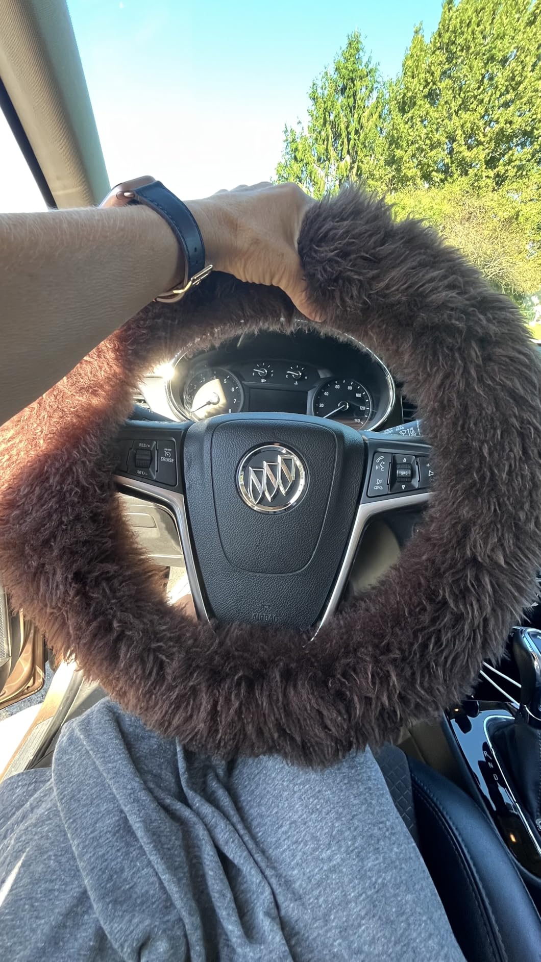 Andalus Luxurious Australian Sheepskin Long Wool Fuzzy Steering Wheel Cover, Anti-Slip 15 Inch Fluffy Steering Wheel Cover Offers a Plush Feel, Eco-Friendly Sheepskin Steering Wheel Covers (Black) customer photo 1