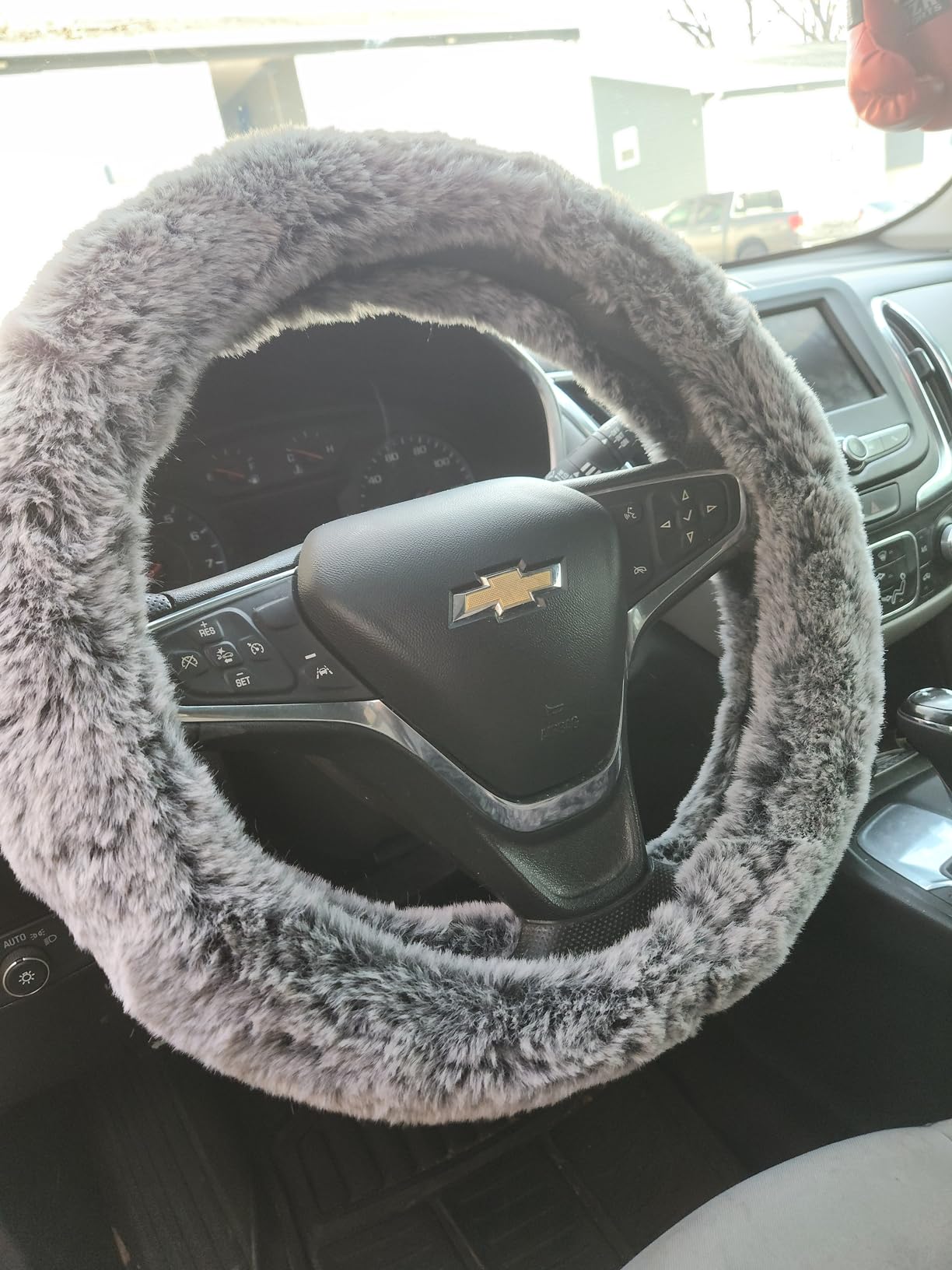 KAFEEK Fluffy Winter Steering Wheel Cover, Universal 15 Inch, Frost Grey customer photo 1