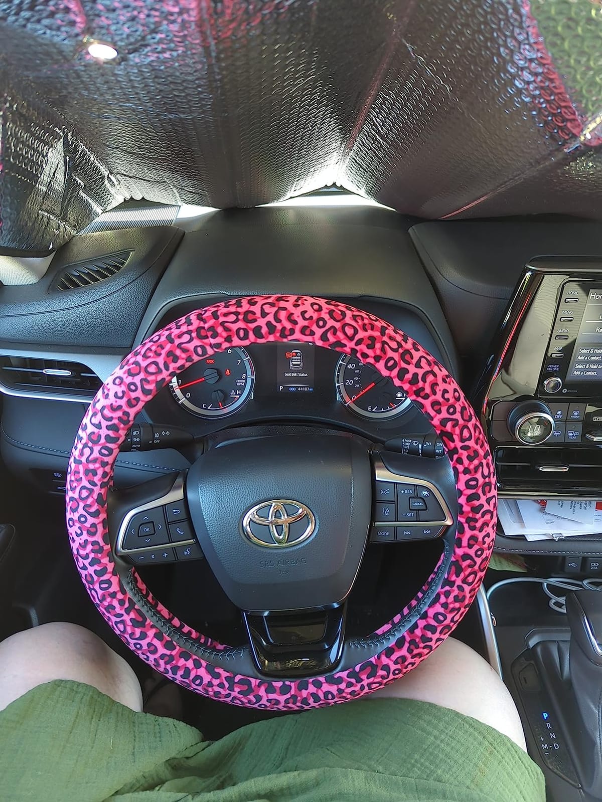 KAFEEK Fluffy Winter Steering Wheel Cover, Universal 15 Inch, Frost Grey customer photo 2