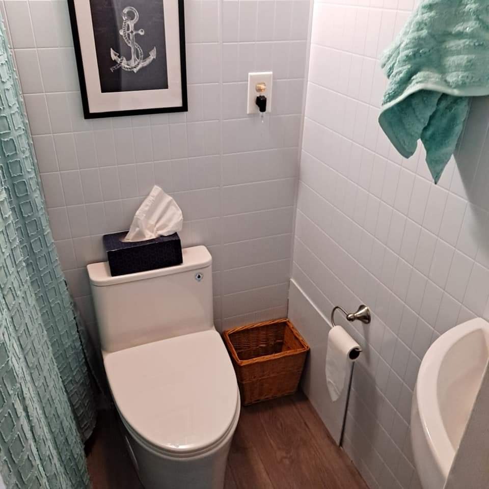 DeerValley Compact One-Piece Toilet 1.28 GPF Single Flush Fully Skirted Bowl with Soft-Close Seat White Space-Saving Elongated Toilets for Small Bathrooms customer photo 2