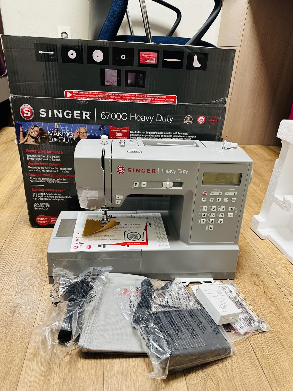 SINGER® 6700C Heavy Duty Computerized Machine with Accessory Kit customer photo 1