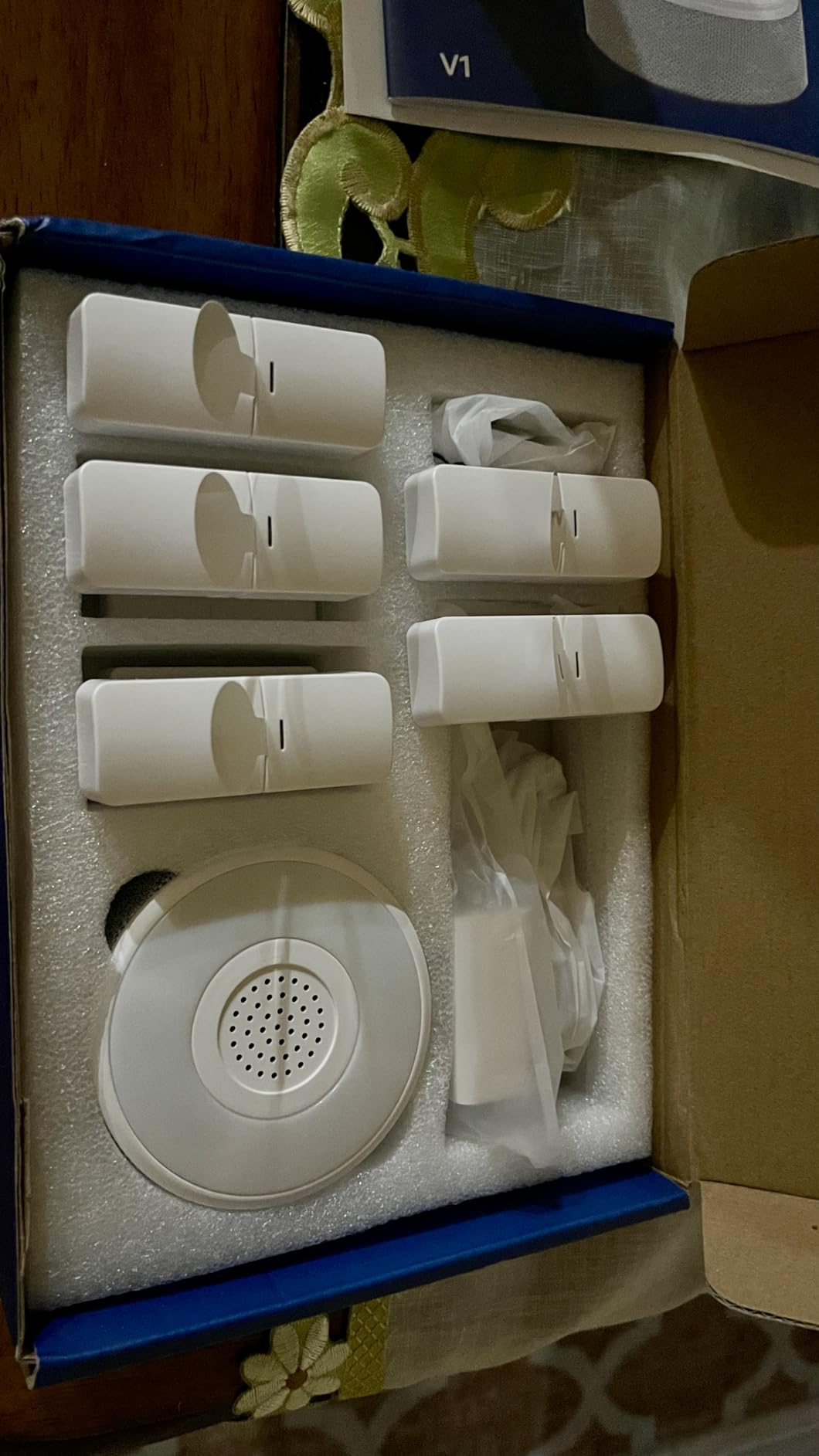 WiFi Door Alarm System, 8-Piece DIY Wireless Alarm Kit with Door Sensors | 120dB Alarm, 8-Hour Backup Battery, Real-Time Alerts, Easy DIY Installation, No Subscription, Ideal for Homes & Apartments customer photo 1