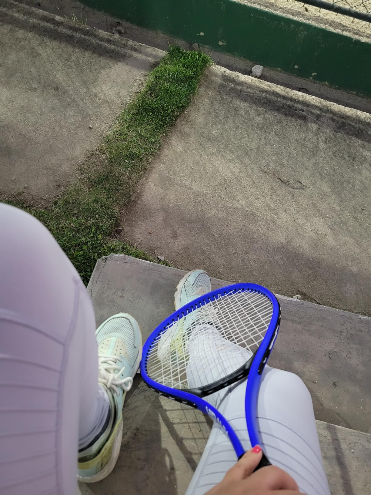 HIRALIY 27-Inch Tennis Racket for Adults with Ball and Carry Bag customer photo 2