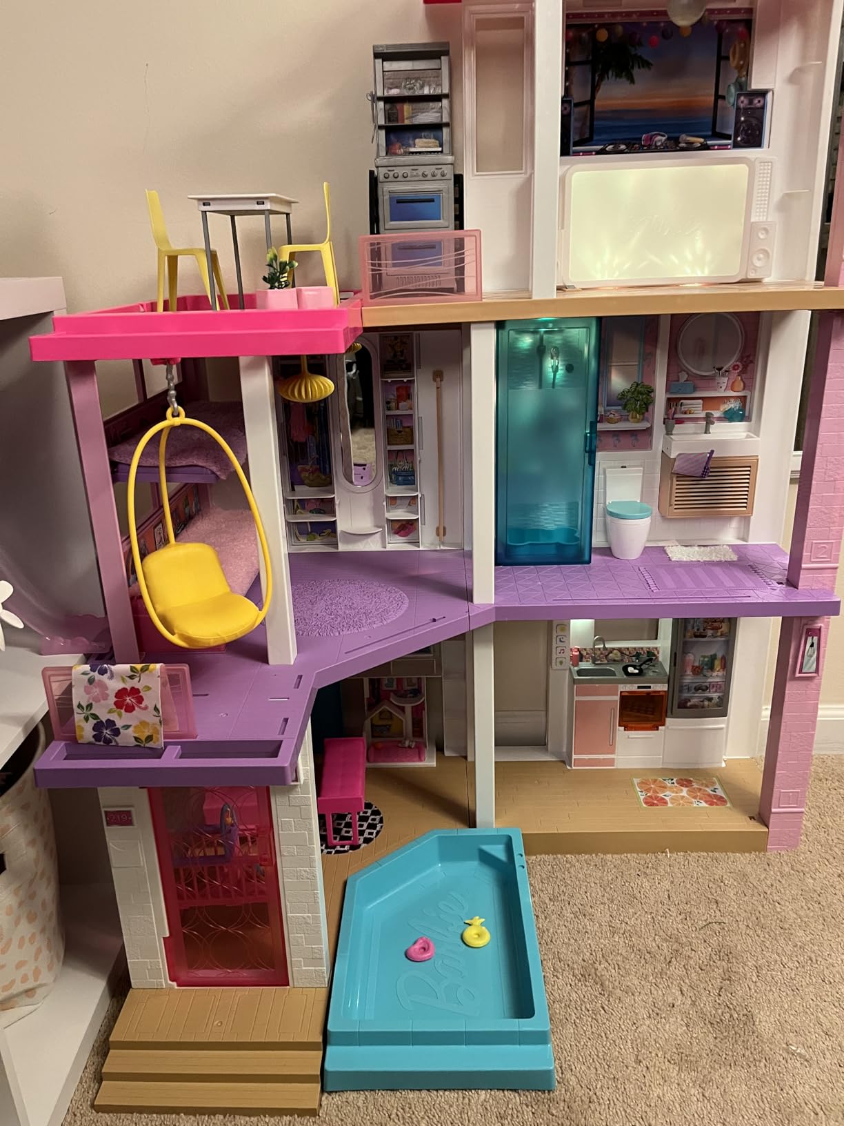 Barbie Dreamhouse Dollhouse Playset customer photo 1