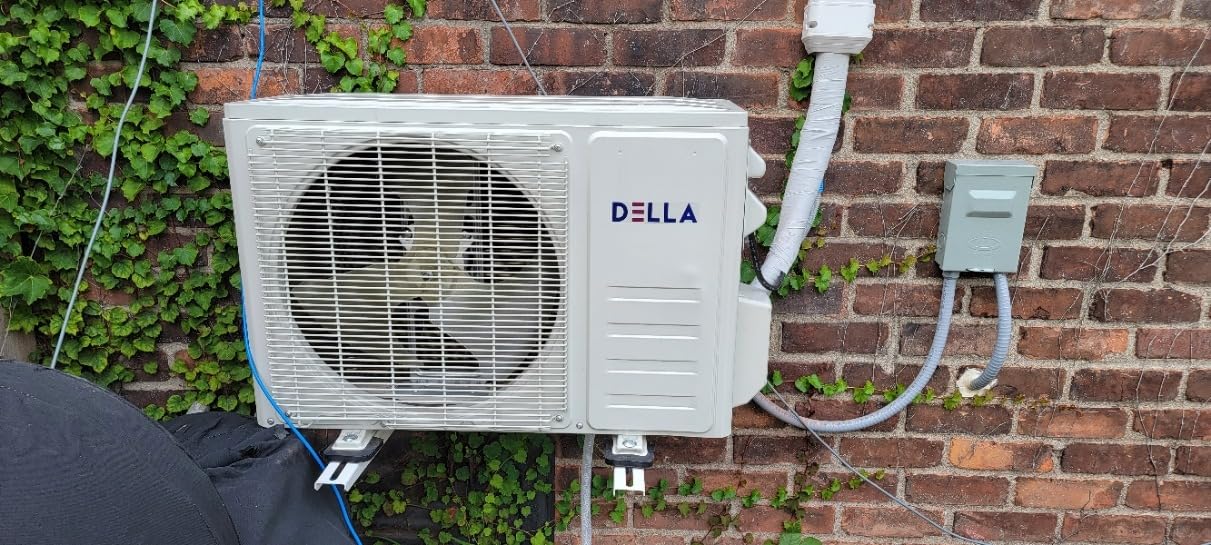 DELLA Vario Series 12000 BTU Mini Split Air Conditioner Work with Alexa with 1 Ton Pre-Charged Heat Pump Ductless Inverter System, 23 SEER2, Cools Up to 550 Sq. Ft,16.4ft Installation Kit Included customer photo 1
