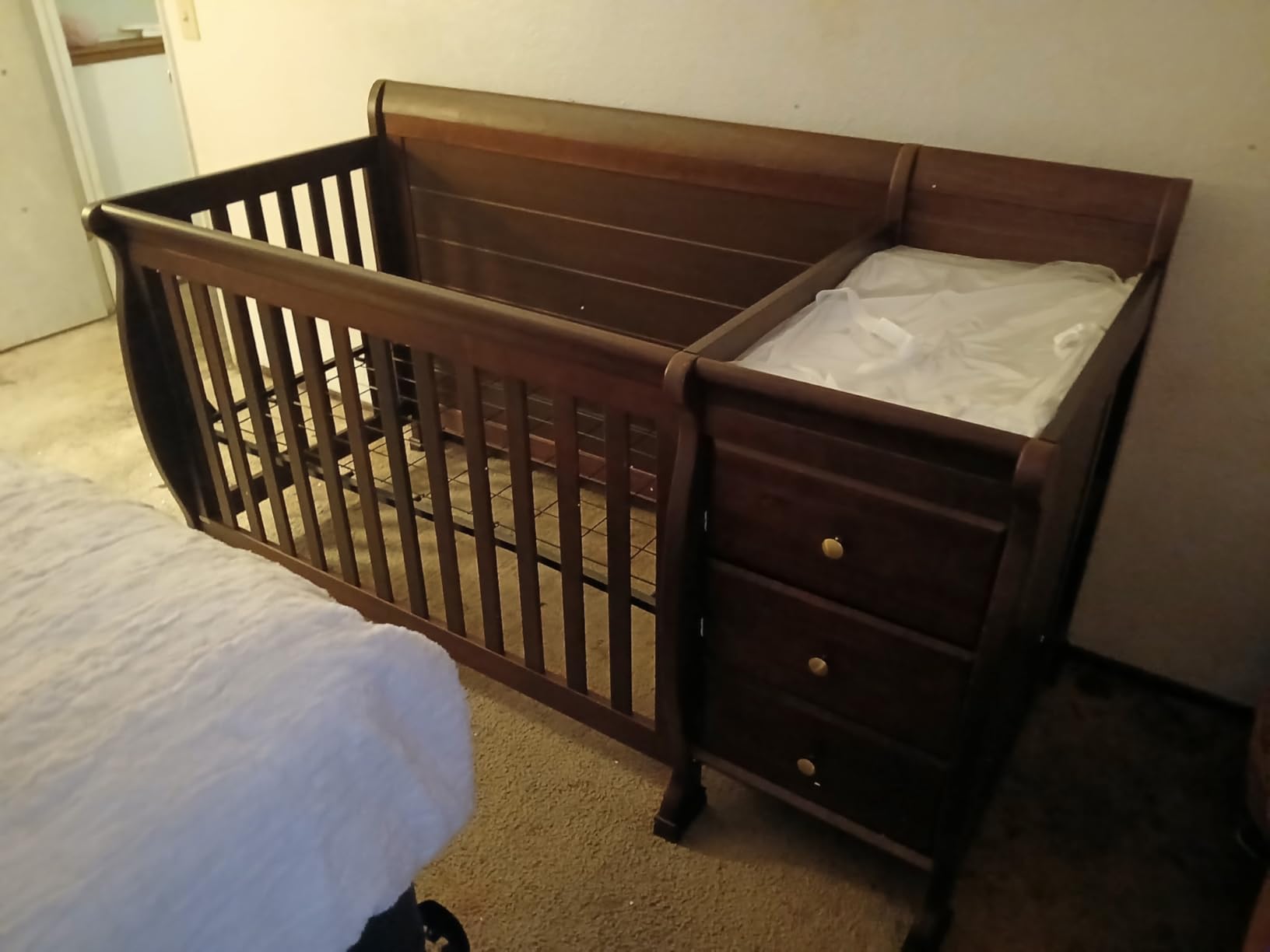 DaVinci Kalani 4-in-1 Convertible Crib and Changer Combo in White customer photo 2