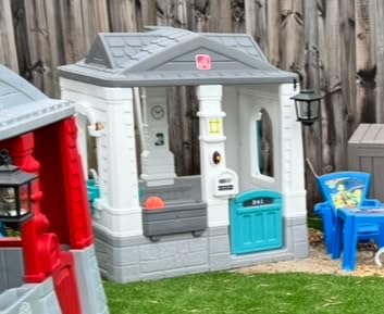 Step2 Neat & Tidy Cottage Kids Playhouse, Indoor and Outdoor Playset, Interactive Sounds, Toddlers 1.5+ Years Old, Easy to Assemble, Grey customer photo 2