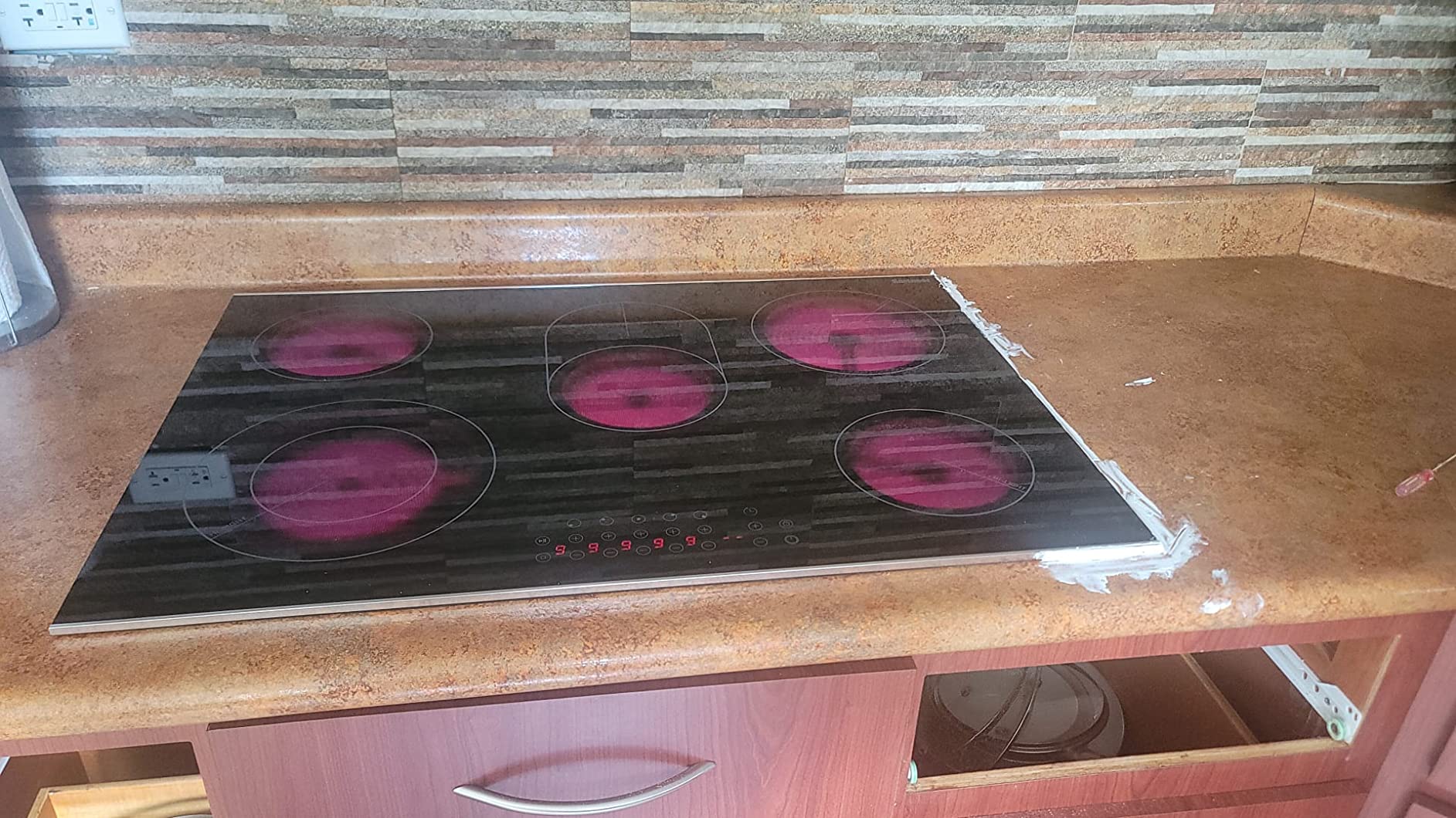 Karinear 30 Inch Electric Cooktop 30 Inch 5 Burner Drop-in Radiant Stovetop customer photo 1