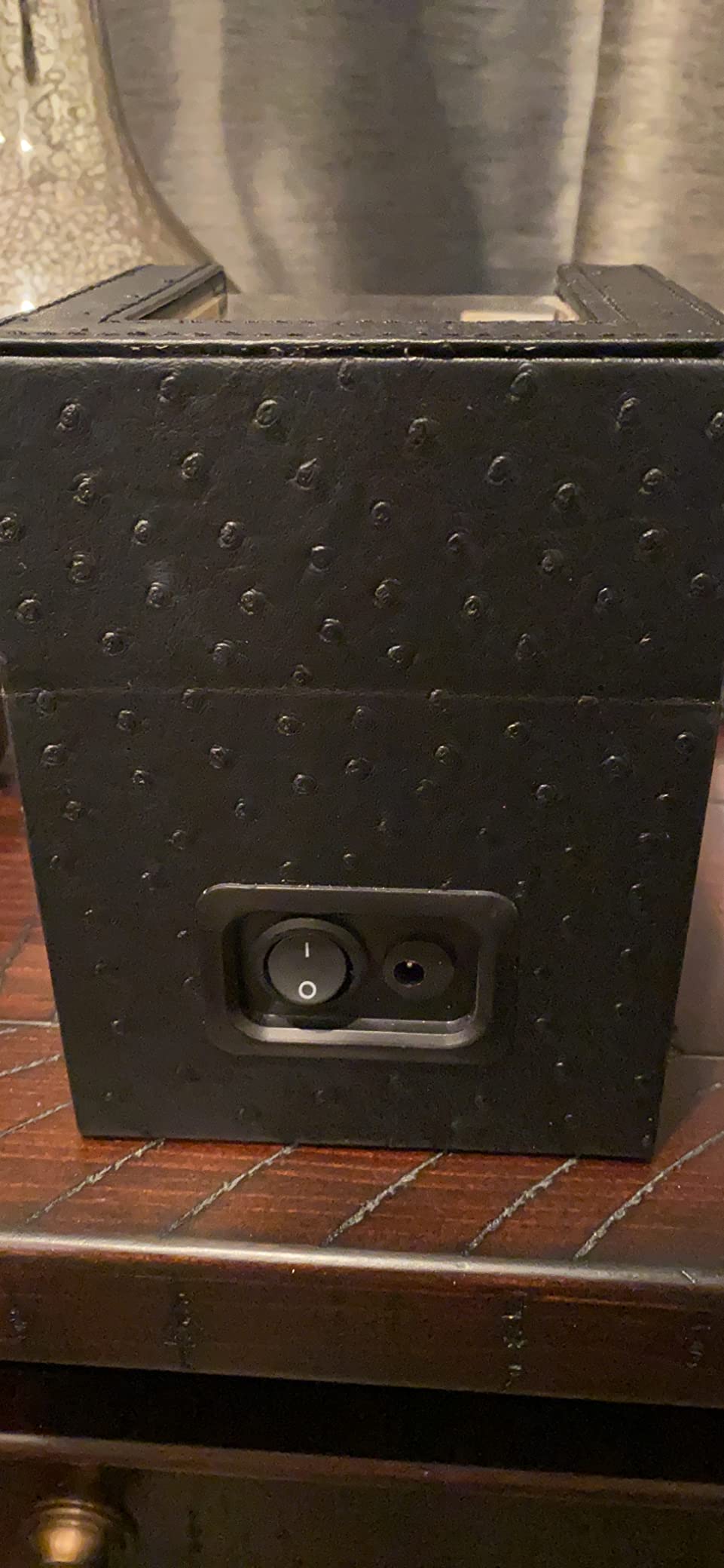 Automatic Single Watch Winder for Automatic Watches,Rotating Watch Case with Japanese Quiet Motor，AC Adapter or Battery Powered customer photo 2