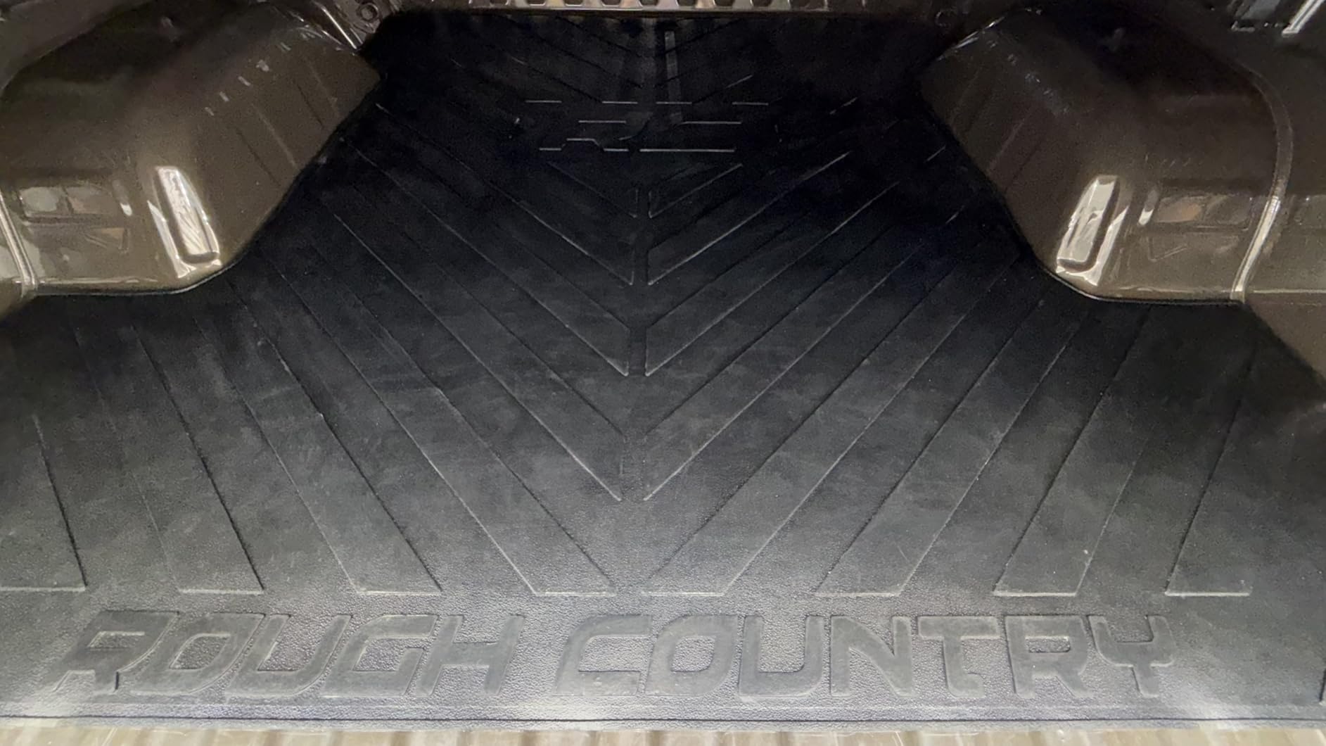Rough Country Truck Bed Mat for Chevy Silverado & GMC Sierra 1500 (2019-2026) – Fits 5'10