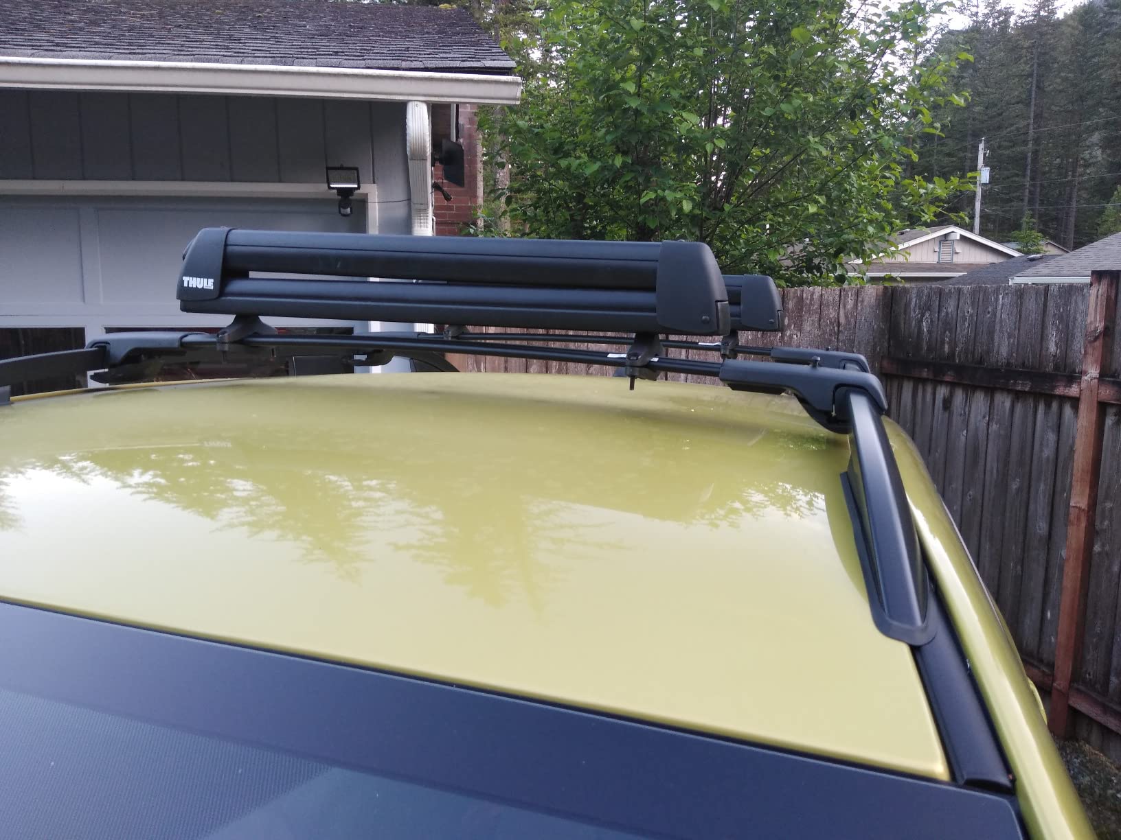 Thule Ski & Snowboard Rack Carrier customer photo 2