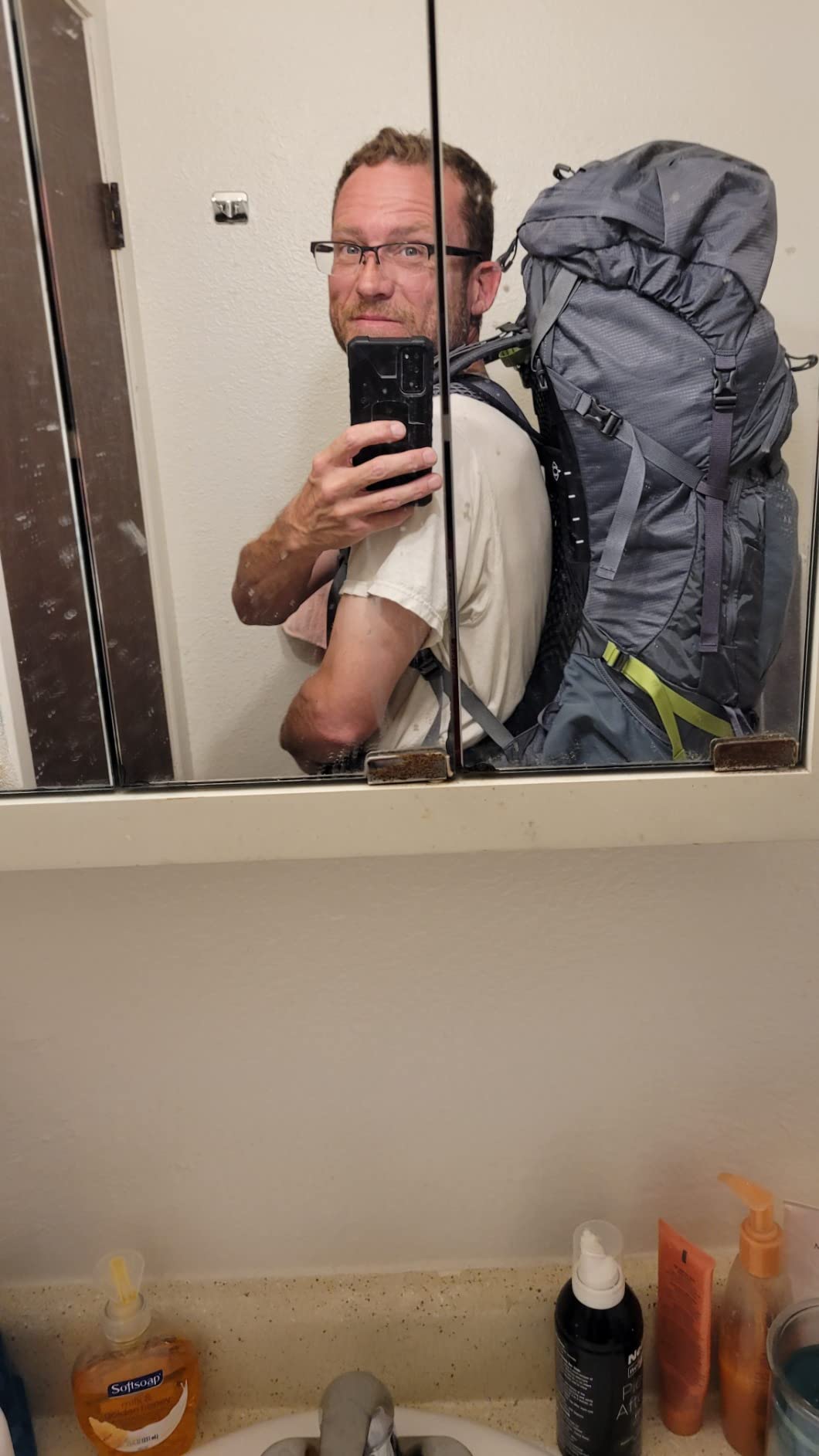 Osprey Atmos AG 65L Men's Backpacking Backpack, Black L-XL customer photo 1