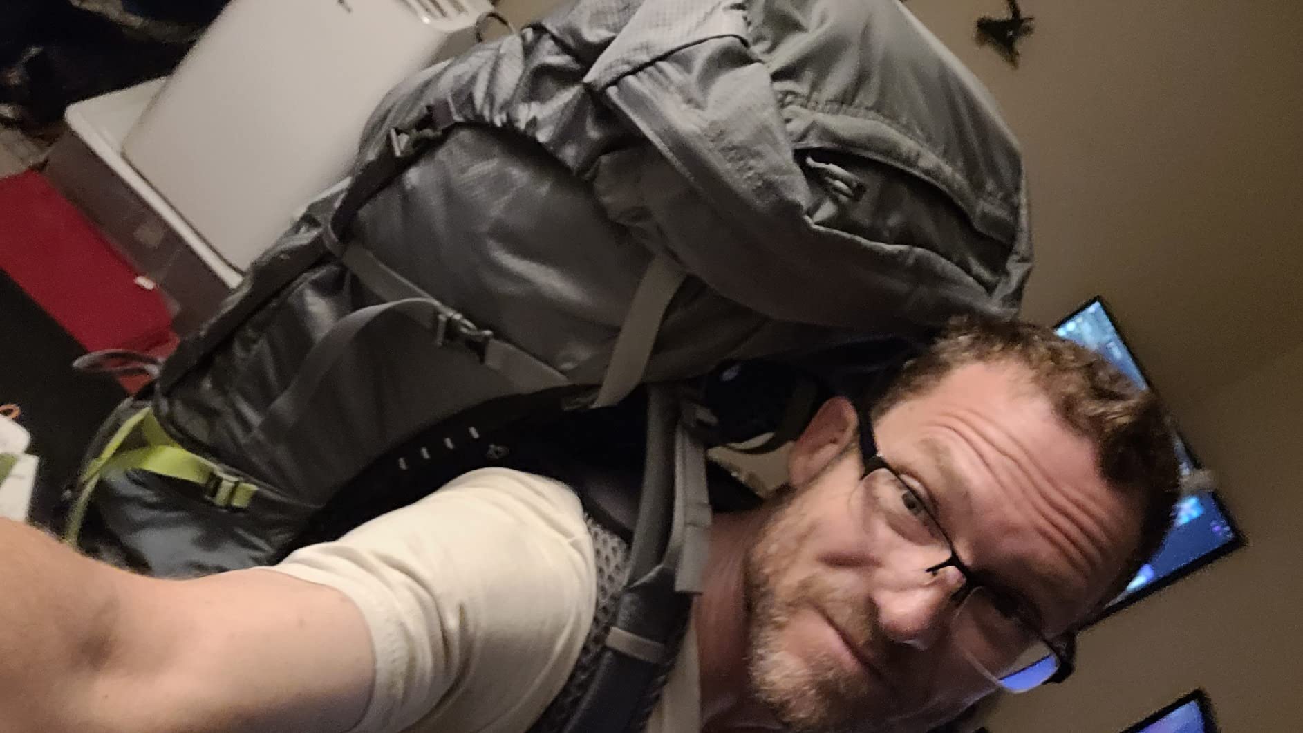 Osprey Atmos AG 65L Men's Backpacking Backpack, Black L-XL customer photo 2