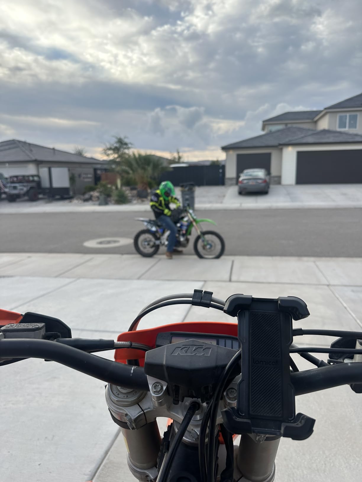 Lamicall Motorcycle Bike Phone Holder with Upgrade Quick Install Bar Clip customer photo 1
