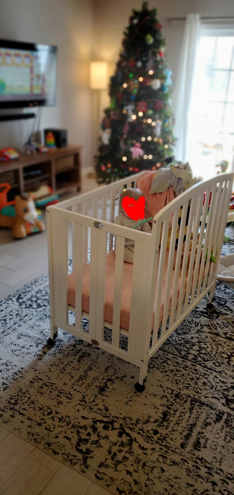 DaVinci Dylan 3-in-1 Convertible Portable Mini Crib, Espresso customer photo 1